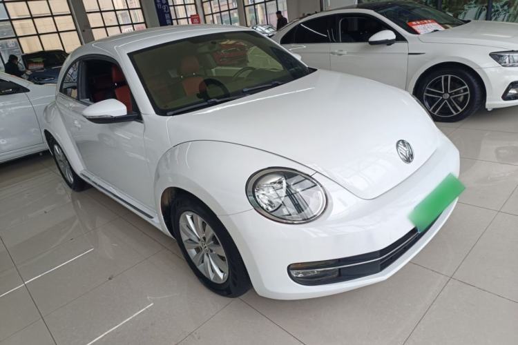 Used Volkswagen Beetle 2015 180TSI model Front Right 45 Deg