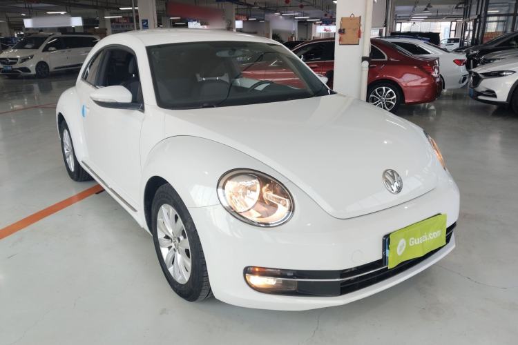 Used Volkswagen Beetle 2015 180TSI model Front Right 45 Deg