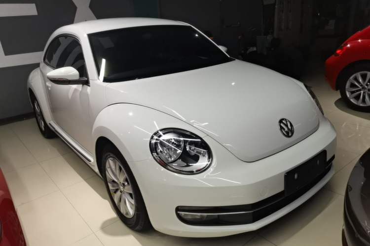 Used Volkswagen Beetle 2015 180TSI model Front Right 45 Deg