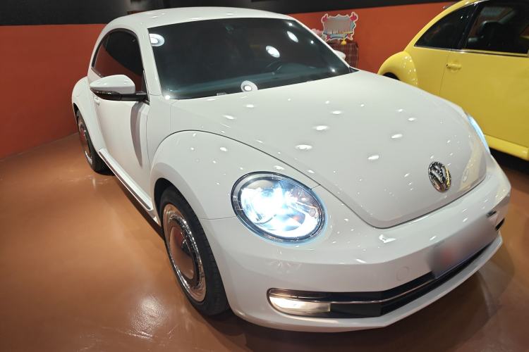 Used Volkswagen Beetle 2015 280TSI Front Right 45 Deg