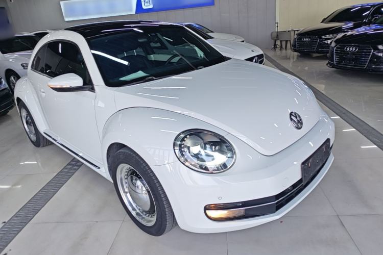 Used Volkswagen Beetle 2015 180TSI model Front Right 45 Deg