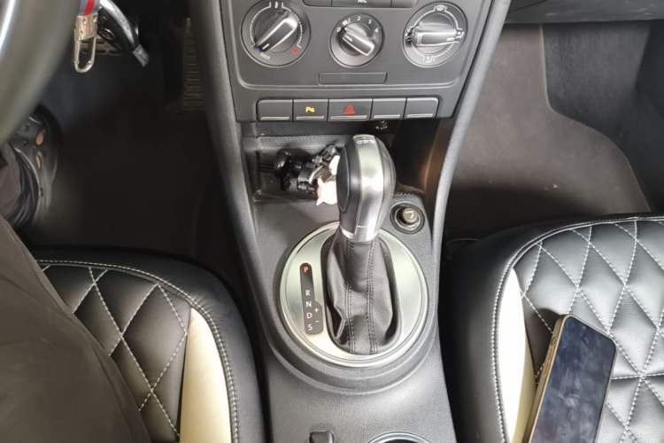 Used Volkswagen Beetle 2015 180TSI model Gear Lever