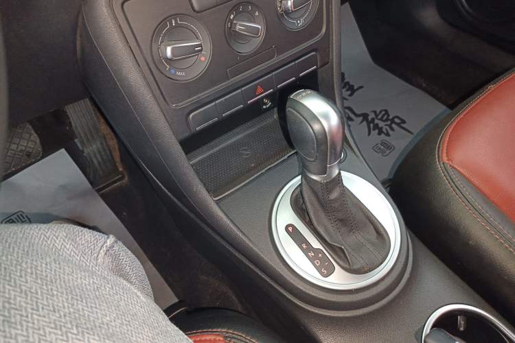 Used Volkswagen Beetle 2015 180TSI model Gear Lever
