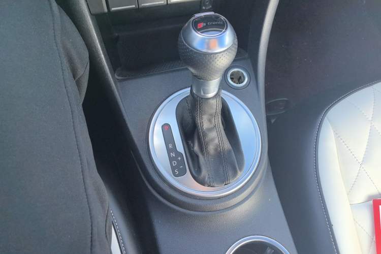 Used Volkswagen Beetle 2015 180TSI model Gear Lever