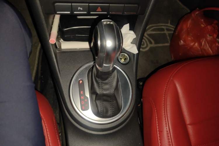 Used Volkswagen Beetle 2015 380TSI Gear Lever