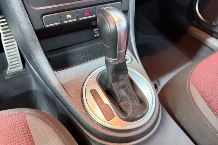 Used Volkswagen Beetle 2015 280TSI Gear Lever