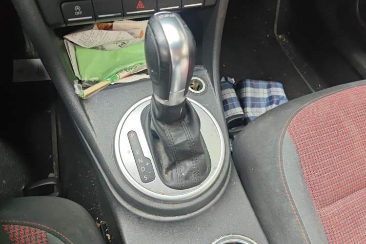 Used Volkswagen Beetle 2015 180TSI model Gear Lever