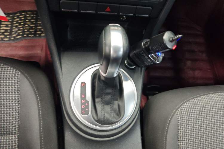 Used Volkswagen Beetle 2015 180TSI model Gear Lever
