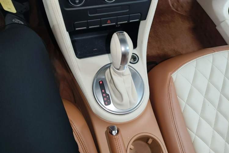 Used Volkswagen Beetle 2015 180TSI model Gear Lever