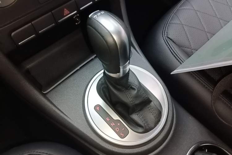 Used Volkswagen Beetle 2015 180TSI model Gear Lever