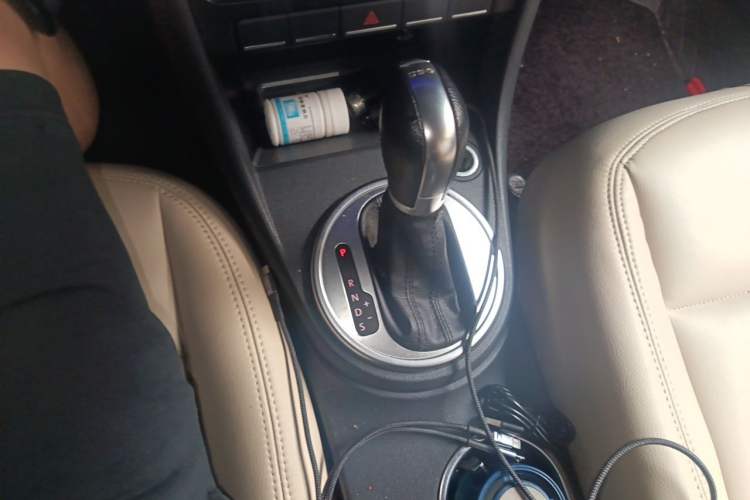 Used Volkswagen Beetle 2015 180TSI model Gear Lever