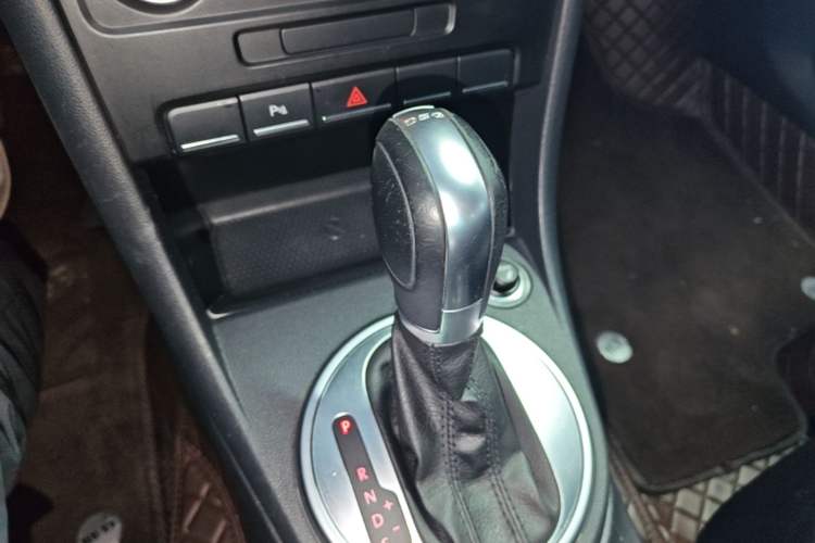 Used Volkswagen Beetle 2015 180TSI model Gear Lever