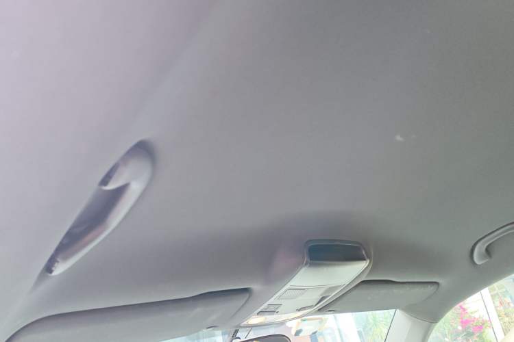 Used Volkswagen Beetle 2015 180TSI model Headliner