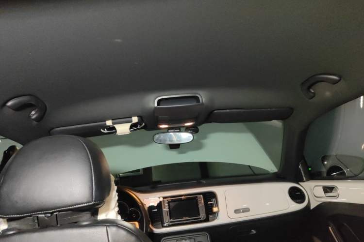 Used Volkswagen Beetle 2015 180TSI model Headliner