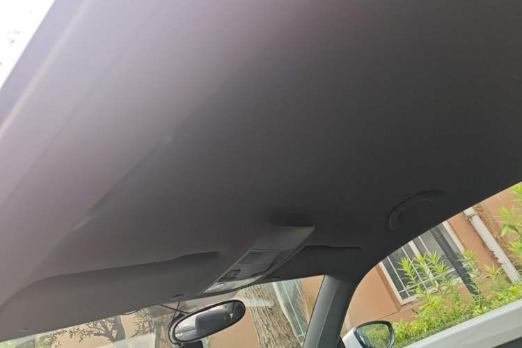 Used Volkswagen Beetle 2015 180TSI model Headliner