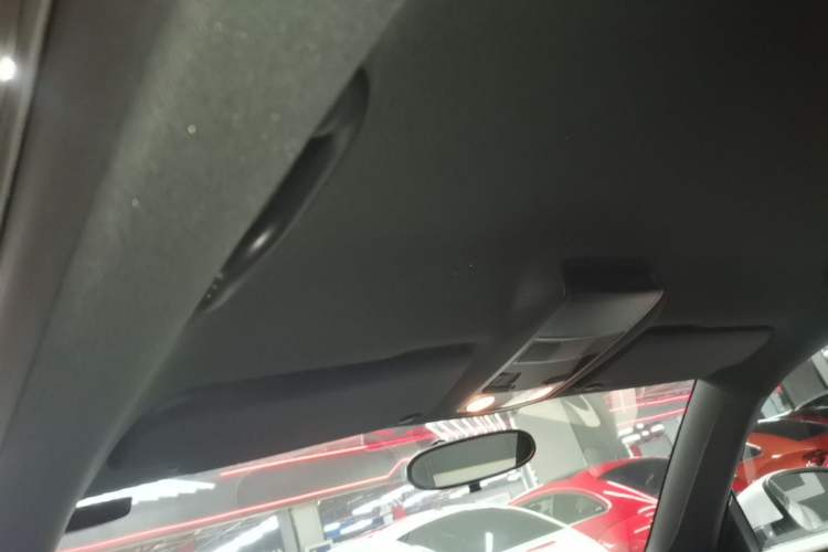Used Volkswagen Beetle 2015 180TSI model Headliner