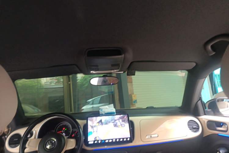Used Volkswagen Beetle 2015 180TSI model Headliner