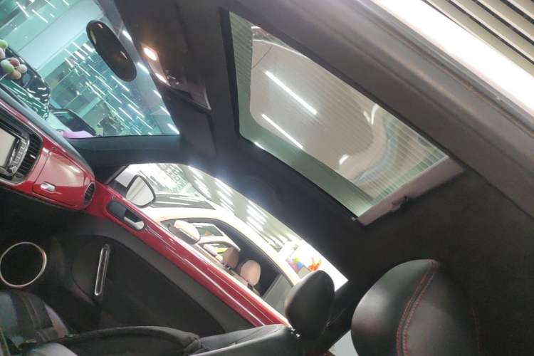 Used Volkswagen Beetle 2015 180TSI model Headliner