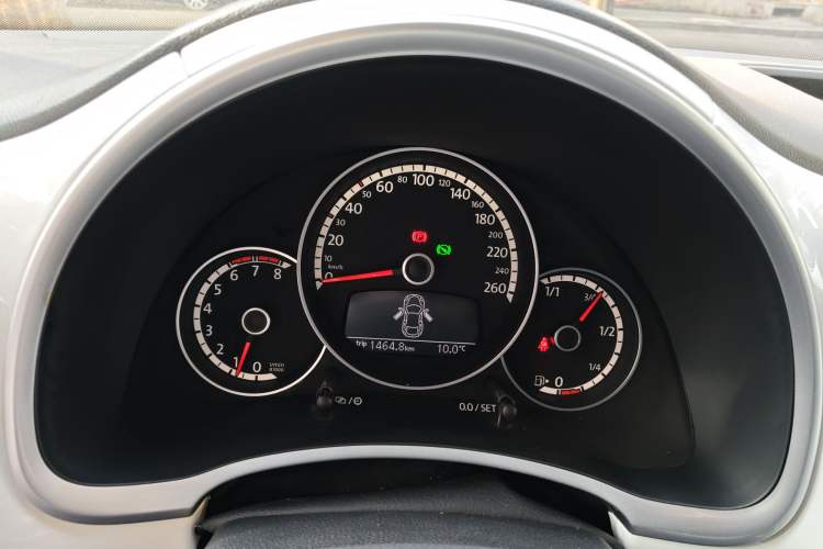 Used Volkswagen Beetle 2015 180TSI model Instrument Cluster