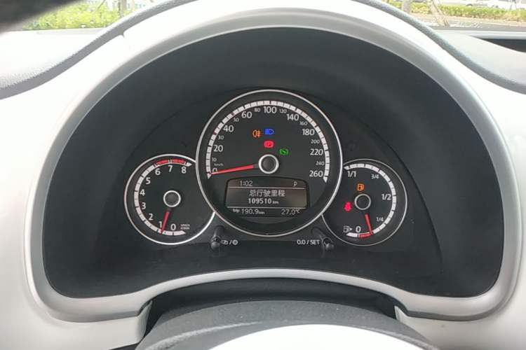 Used Volkswagen Beetle 2015 180TSI model Instrument Cluster