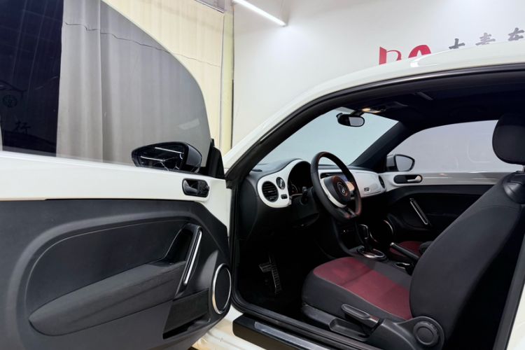 Used Volkswagen Beetle 2015 280TSI Interior 1