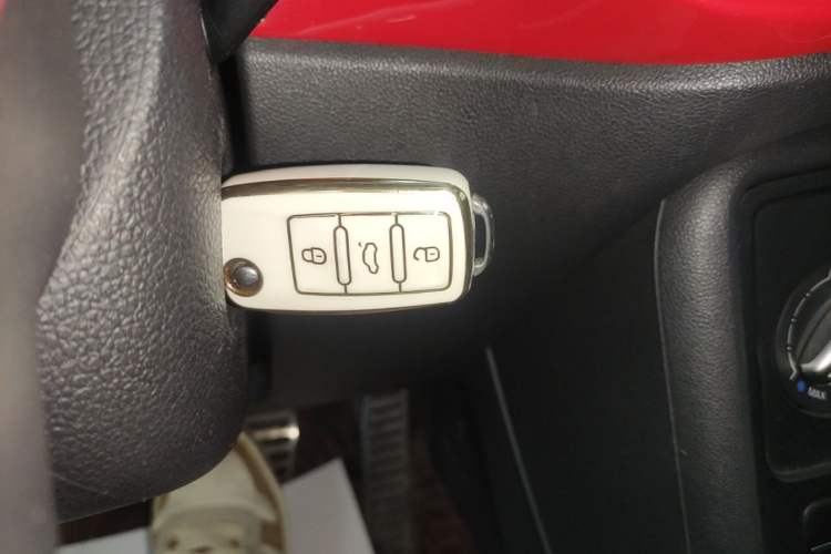 Used Volkswagen Beetle 2015 180TSI model Interior 1