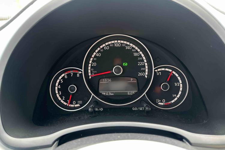 Used Volkswagen Beetle 2015 180TSI model Interior 2