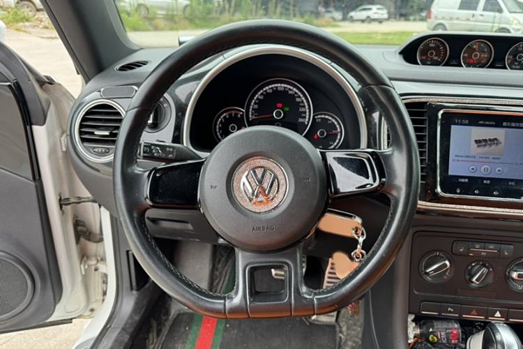 Used Volkswagen Beetle 2015 380TSI Interior 2