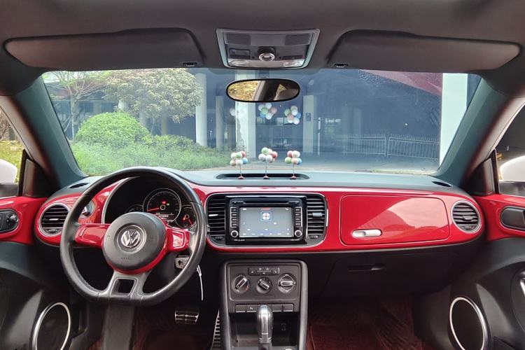Used Volkswagen Beetle 2015 180TSI model Interior 2