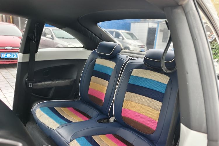 Used Volkswagen Beetle 2015 180TSI model Interior 8