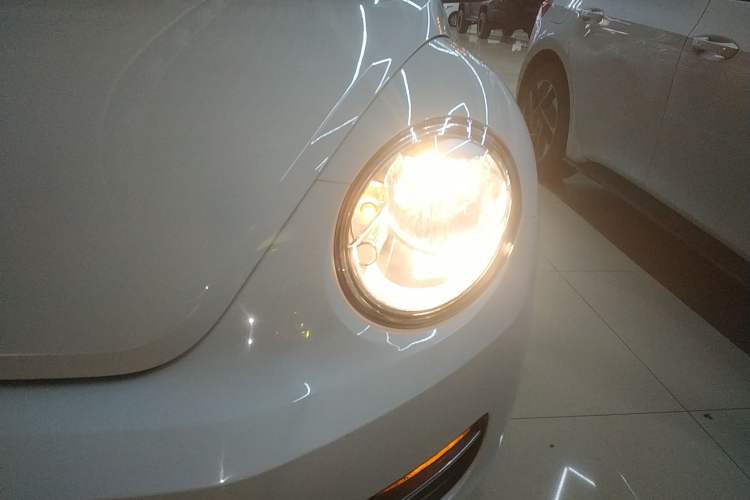 Used Volkswagen Beetle 2015 180TSI model Left Front Headlight