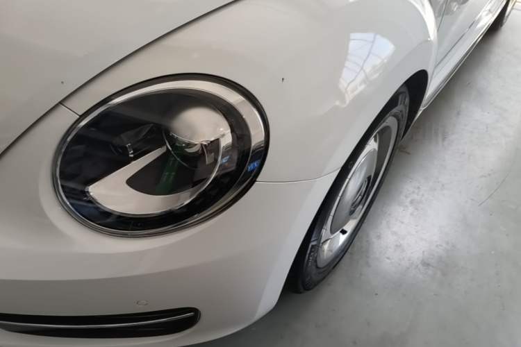 Used Volkswagen Beetle 2015 180TSI model Left Front Headlight