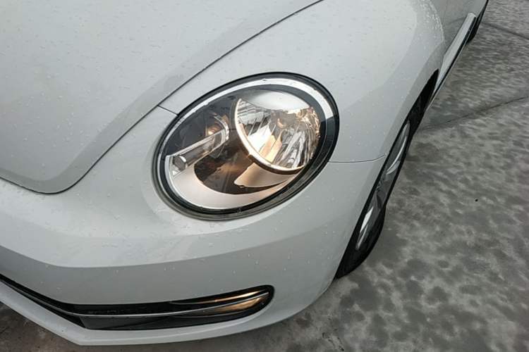 Used Volkswagen Beetle 2015 180TSI model Left Front Headlight