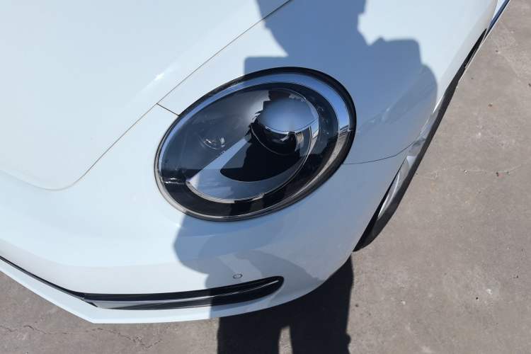 Used Volkswagen Beetle 2015 180TSI model Left Front Headlight