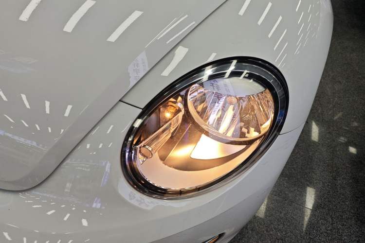 Used Volkswagen Beetle 2015 180TSI model Left Front Headlight