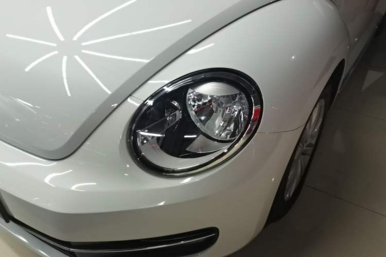 Used Volkswagen Beetle 2015 180TSI model Left Front Headlight