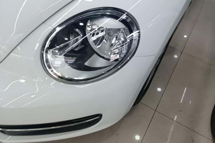 Used Volkswagen Beetle 2015 180TSI model Left Front Headlight