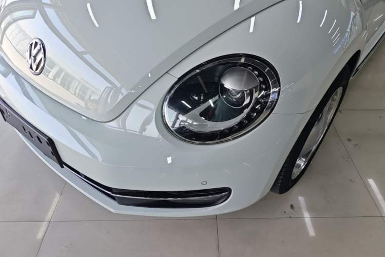 Used Volkswagen Beetle 2015 180TSI model Left Front Headlight