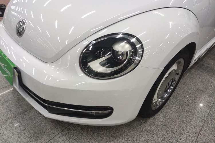 Used Volkswagen Beetle 2015 180TSI model Left Front Headlight
