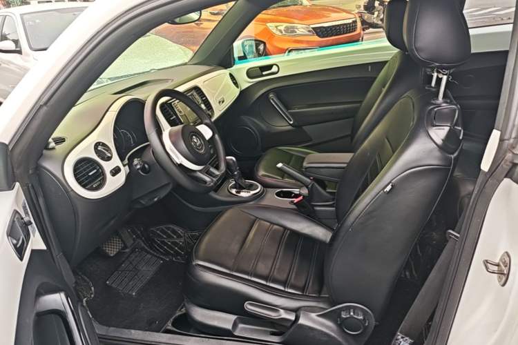 Used Volkswagen Beetle 2015 180TSI model Left Front Seat