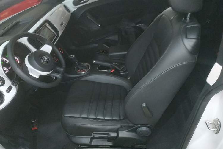 Used Volkswagen Beetle 2015 180TSI model Left Front Seat