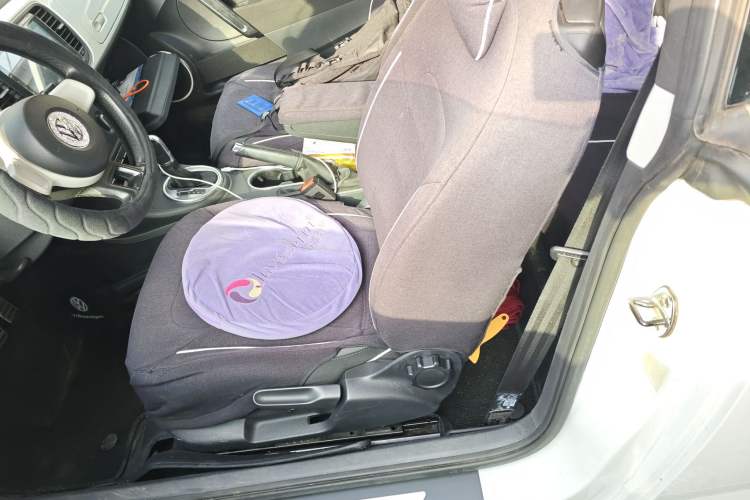 Used Volkswagen Beetle 2015 180TSI model Left Front Seat