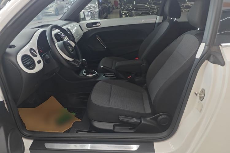 Used Volkswagen Beetle 2015 180TSI model Left Front Seat