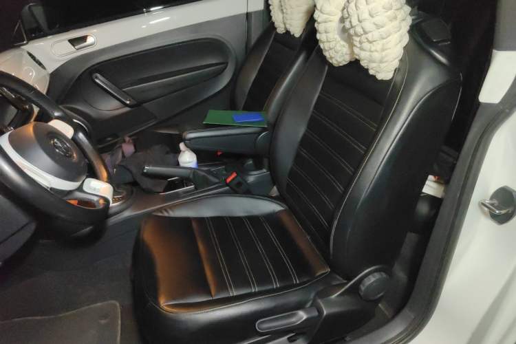 Used Volkswagen Beetle 2015 180TSI model Left Front Seat