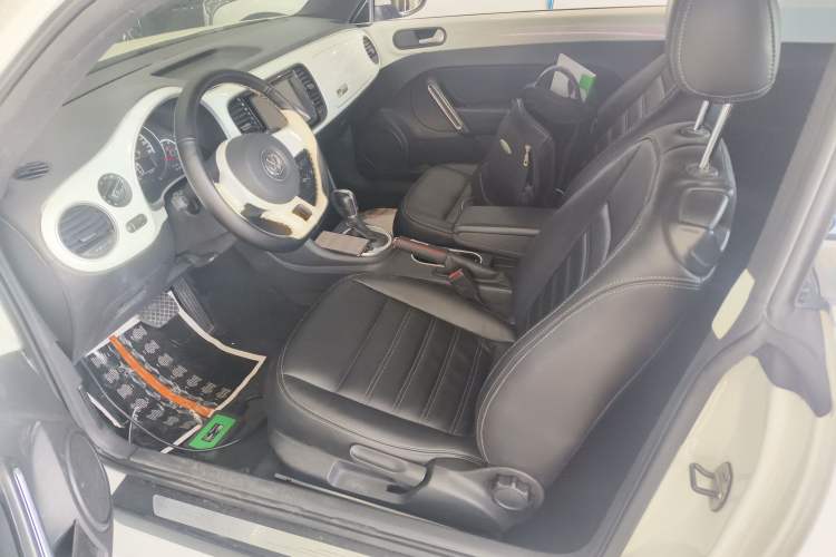 Used Volkswagen Beetle 2015 180TSI model Left Front Seat