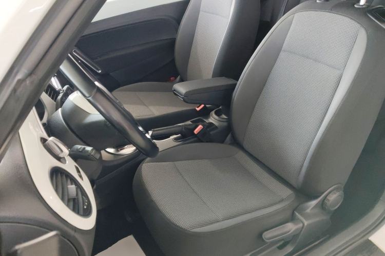 Used Volkswagen Beetle 2015 180TSI model Left Front Seat
