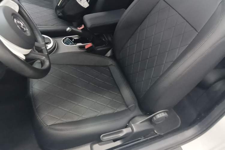 Used Volkswagen Beetle 2015 180TSI model Left Front Seat