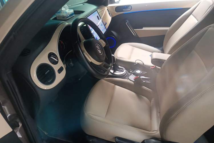 Used Volkswagen Beetle 2015 180TSI model Left Front Seat