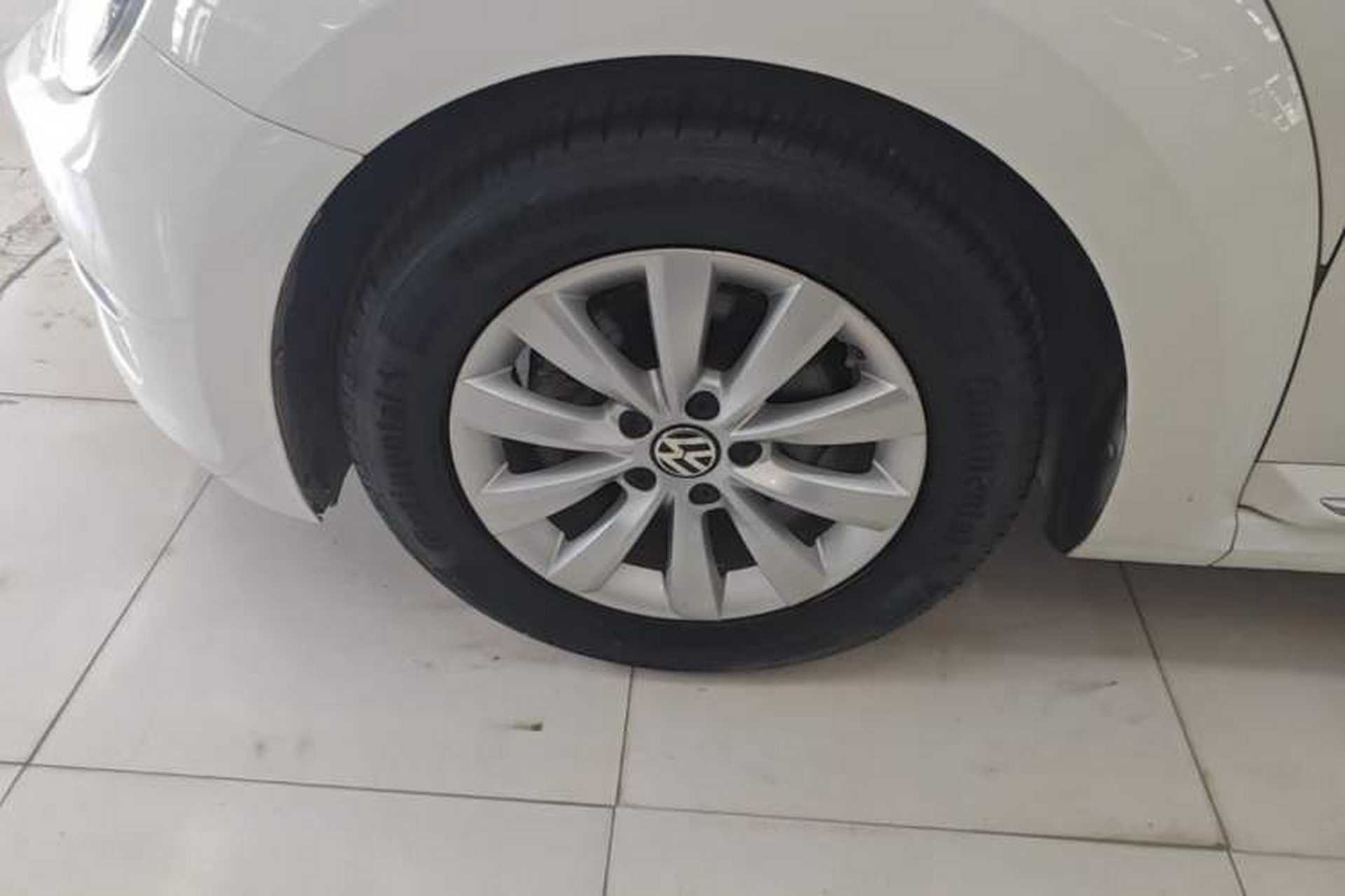 Used Volkswagen Beetle 2015 180TSI model Left Front Wheel Hub