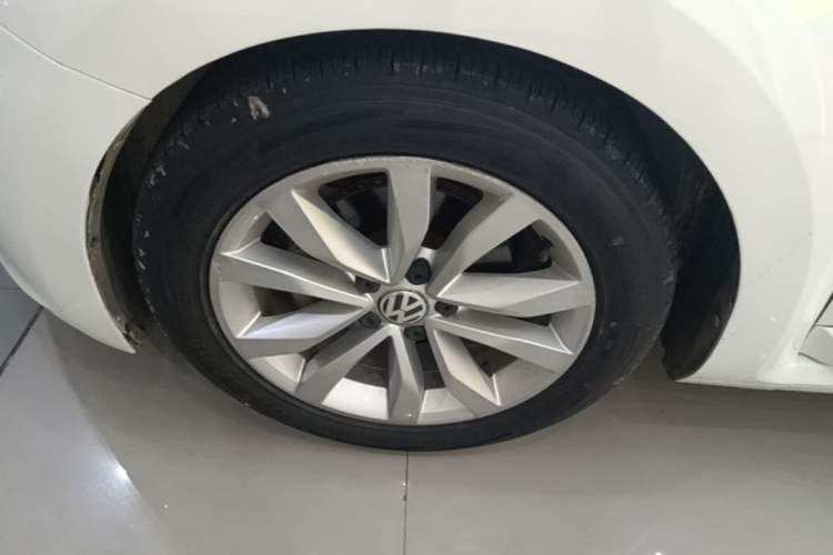 Used Volkswagen Beetle 2015 280TSI Left Front Wheel Hub